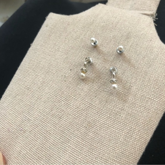 Vintage 2 Pairs of Faux Pearl Earrings - Picture 2 of 3